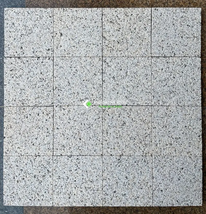 Mẫu đá lát sân đá cubic vàng nhạt 10x10