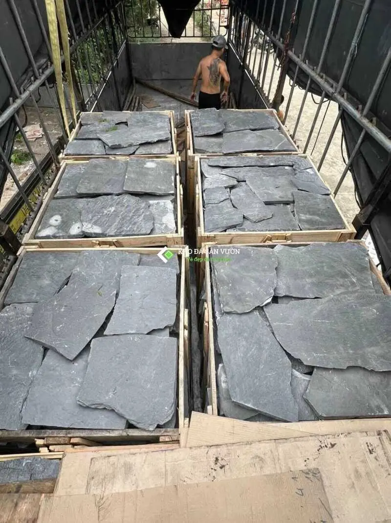Kiện hàng đá rối slate đen giao công trình